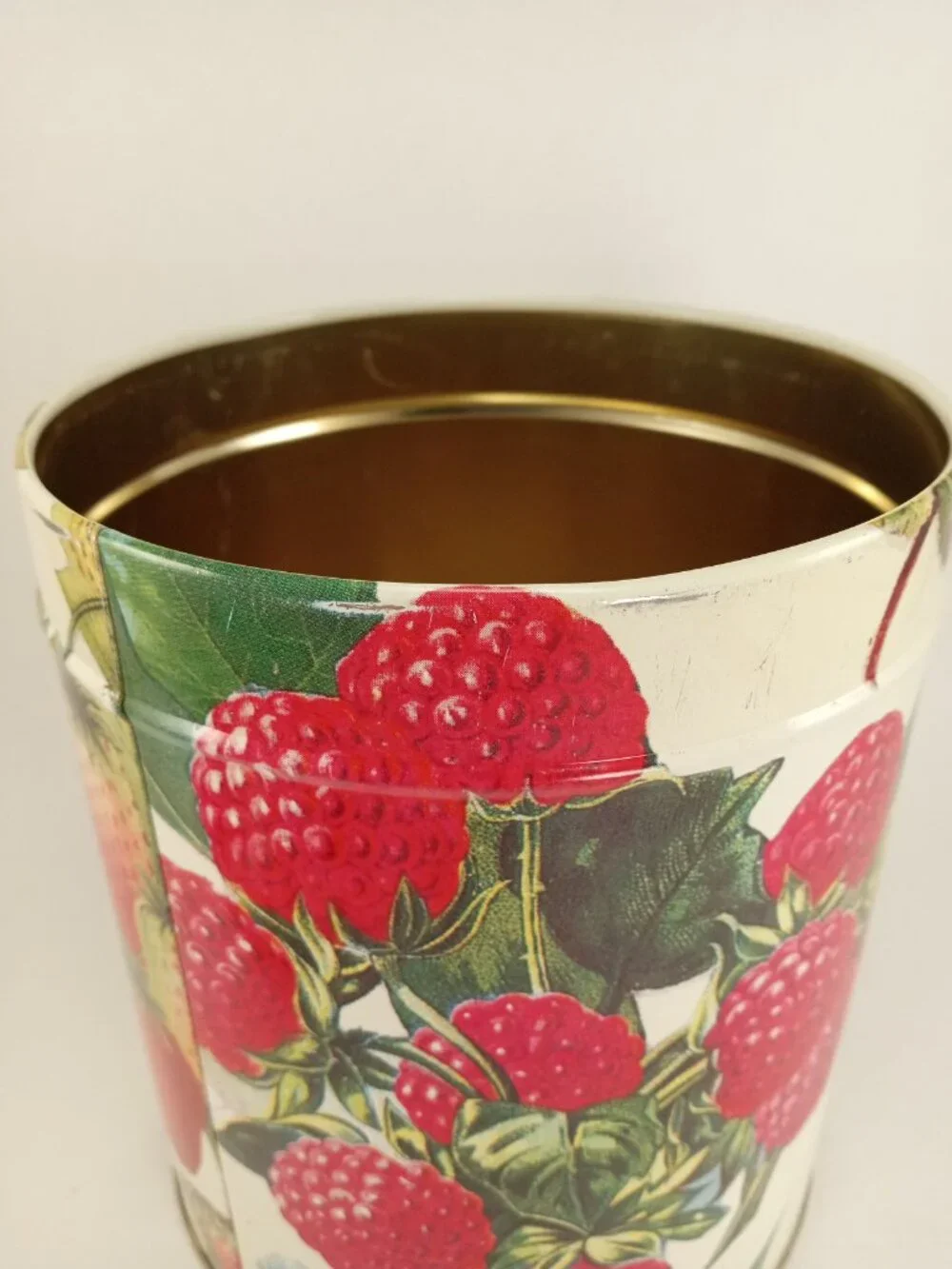 Vintage Department 56 Berries Tin 6